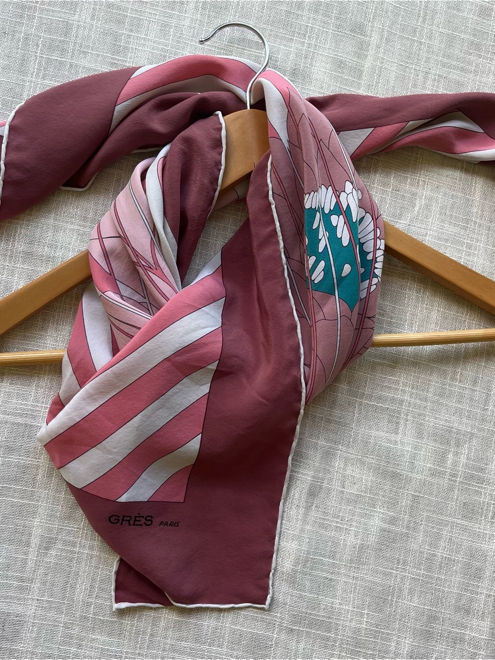 70s French Silk Bandana - Large 35x35" - Picture 10 of 15